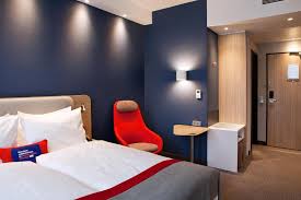 Bathrooms include shower/tub combinations and hair dryers. Holiday Inn Express Munich Olympiapark An Ihg Hotel Munchen Aktualisierte Preise Fur 2021
