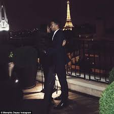 Lyon winger memphis depay has taken a step closer to hollywood fame after it. Manchester United S Memphis Depay Hooks Up With Steve Harvey S Stepdaughter Lori Daily Mail Online