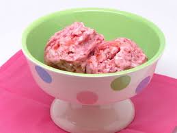 A yummy snack with only 0.2 fat and 50 calories. Strawberry Ice Cream No Ice Cream Maker Needed 70 Cal Per Serving Healthy Strawberry Ice Cream Strawberry Ice Cream Ice Cream