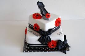 Cakes for woman's birthday of 15 years or teenagers where the colors, the irregular shapes and the striking is the original as well as the fun of this type of cakes in decoration; White Black Red Cakecentral Com