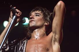 With his distinctive raspy singing voice. Top 10 Rod Stewart Songs Of The 70s