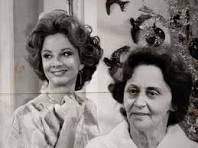 Na antiga imagem , duas Deusas da Teledramaturgia brasileira ...