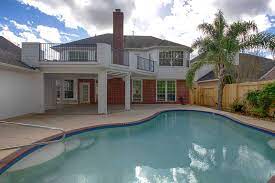 4bd 3ba home with pool