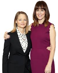 Jodie foster cleared up her relationship status with aaron rodgers on thursday while promoting her new movie the mauritanian on jimmy kimmel live. Jodie Foster And Rosemarie Dewitt On Black Mirror S Arkangel