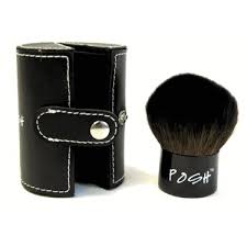 posh kabuki brush with leatherette