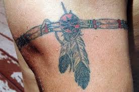 Indianer feder tattoos kann man in verschiedener weiser gestalten. 117 Armband Kettchen Oder Bracelet Tattoos