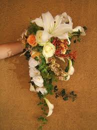 Résultat de recherche d'images pour "bouquet mariée PHALAENOPSIS"