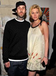 Travis barker's daughter, 15, outed mom shanna moakler's dms on kim kardashian affair. Shanna Moakler Shares Cheery Snap Alongside Their Daughter Alabama Daily Mail Online