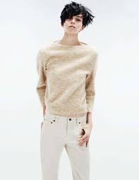 It also stands among popular androgynous haircuts for thin hair due to the simple structure and minimal length that hides all the traces of thin locks. Androgynous Pixie Haircut Men Bpatello