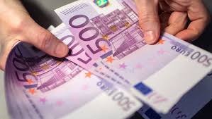 Viel geld, das wenig platz benötigt: 500 Euro Schein Ist Bei Deutschen Banken Nur Noch Bis Zum 26 April Zu Haben Der Spiegel