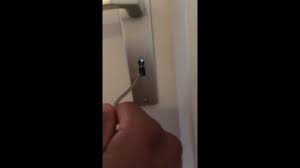 Comment ouvrir ou fermer une porte sans clé !Très facile - YouTube