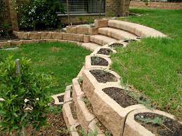 curved stairs with retaining blocks