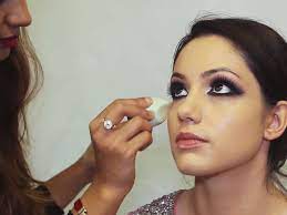 25 best make up courses in uae 2023