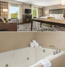 Hot Tub In Room Or Jacuzzi Suite