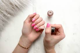 dip vs gel vs acrylic nails pros and