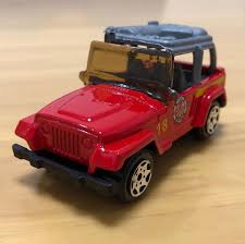 garage mt peach on instagram かわいい セリアのミニカー 100均ミニカー 100円ショップのおもちゃ 成近屋 ジープ セリア 緊急車シリーズ 緊急車両 ミニカー緊急車シリーズ 緊急車両 かわいい ミニカー