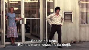 A man robs a bank to pay for his lover's operation; Dog Day Afternoon Kiss Me Turkce Altyazili Youtube