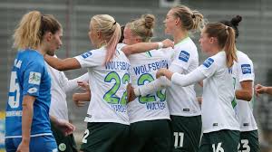 Die frauen des vfl wolfsburg dürfen ihre meisterschaft und einen möglichen pokalsieg nicht feiern. Vfl Wolfsburg Feiert Double Hattrick In Der Frauen Bundesliga Fussball