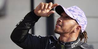 Jul 3, 2020 transport yourself back to history. Lewis Hamilton Wie Er Auf Teamfotos Den Ernst Der Lage Erkannte
