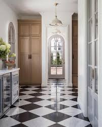 design a room with checkerboard floors