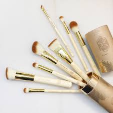 zoeva cosmetics bamboo brush set for