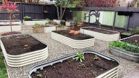 How deep should a raised bed be?