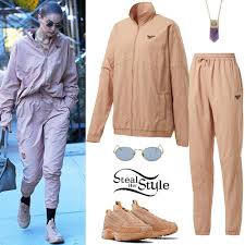 Gigi hadid, 21, wants zayn malik, 23 to know exactly how much she loves him even when he's not amidst rumors that their relationship is troubled, gigi hadid rocked a black jacket with zayn malik's. Gigi Hadid Clothes Outfits Steal Her Style