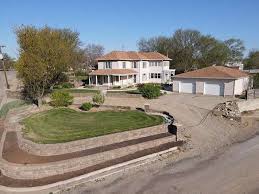 garden city ks houses with land for