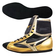 All venum boxing shoes for men can be found on this page. Mizuno Mid Cut Fully Folded Type Black Gold