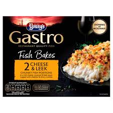 The mild onion flavours of leeks are combined with mushrooms, eggs and just a pinch of paprika. Young S Gastro 2 Fish Bakes Cheese Leek Chunky Fish Portions 340g Fish Pies Meals Iceland Foods
