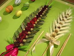 Niedziela palmowa, choć pełna radosnych barw, to w istocie poważne w swojej wymowie święto, które w kościele rozpoczyna ostatni tydzień wielkiego postu. Niedziela Palmowa Muzeum Narodowe We Wroclawiu