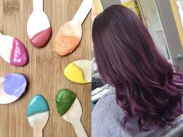 A complete guide to bleaching your hair at home, including product recommendations, hair porosity got it? Natural Hair Dye 5 Natural Diy Hair Dyes You Can Make At Home