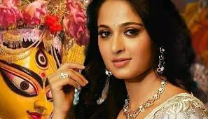 Anushka shetty hot south film actress, she debut from tamil film rendu in 2006 also worked in several regional films. When Anushka Shetty And Her Mother Were All Smiles In A Happy Selfie See Duo S Unseen Pic