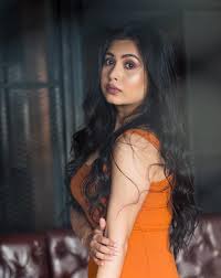 top makeup artist in delhi ncr sakshi