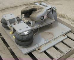 Fifth wheel hitch with air ride. Advanced Air Ride Fifth Wheel Hitch In Sterling Ks Item Ax9943 Sold Purple Wave