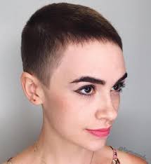 Androgynous haircuts usually consist of shorter hair. 20 Bold Androgynous Haircuts For A New Look