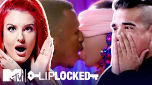 drag queens take the kissing challenge