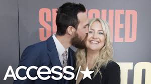 The baby girl, named rani rose hudson fujikawa, was born yesterday (october 2) and marks the couple's first child together. Kate Hudson Shares Precious Home Video Of Beau Danny Fujikawa In Dad Mode With Baby Rani Rose Youtube