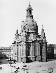 23 the skyline of dresden photographed in 2019, with the rebuilt church of our lady (right). As Paris Cleans Up After The Notre Dame Fire Here S How Dresden Rebuilt Its Church Which The Allies Bombed In Ww2 Bored Panda
