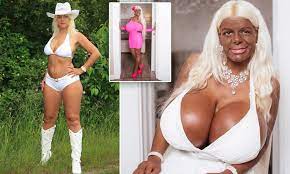 Martina Big spends £50k on boosting her breast to size 32S | Daily Mail  Online
