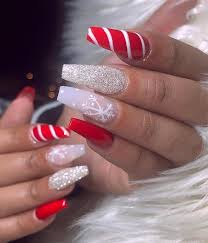 The cute christmas nails easy will make your hands more refined and that will give your image of if youve never tried a cute christmas nails easy, we advise you not to miss the opportunity to try a new. 50 Surprisingly Cute Christmas Nail Art Designs That You Need To See Blog Des Femmes