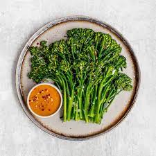 steamed tenderstem broccoli with satay