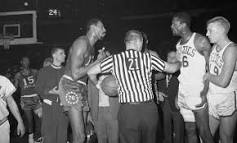how-many-times-did-wilt-play-bill-russell