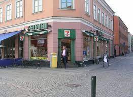 7-Eleven på Mårtenstorget i Lund.jpg ...