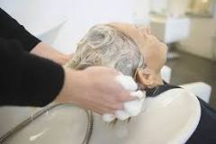 how-do-elderly-wash-their-hair