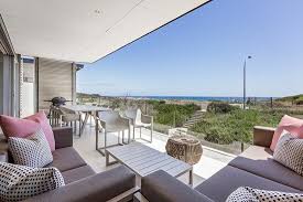 Robb & stucky is the premier destination for luxury home furnishings and the best and brightest in interior design. 4 Bedroom Luxury Beach House Balcony Picture Of Smiths Beach Resort Yallingup Tripadvisor