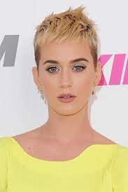 Appearing on jimmy kimmel live!, the singer revealed long black hair, writing: 15 Short Hairstyles For Thick Hair To Look Amazing Haircuts Hairstyles 2021 Katy Perry Hair Short Hairstyles For Thick Hair Thick Hair Styles
