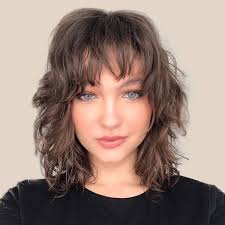 63 best layered hair with bangs for 2024