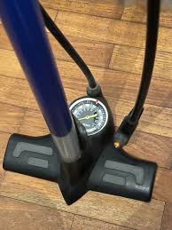 floor pump for road and mountain bike