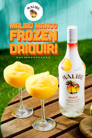 Repin it here it's almost summer time…and you know what that means, lots of. Malibu Mango Frozen Daiquiri Recipe Frozen Daiquiri Recipe Frozen Daiquiri Frozen Drinks Alcohol
